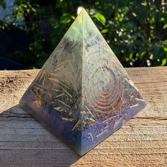 Fluorite / Shungite Pyramid 👽⃤
